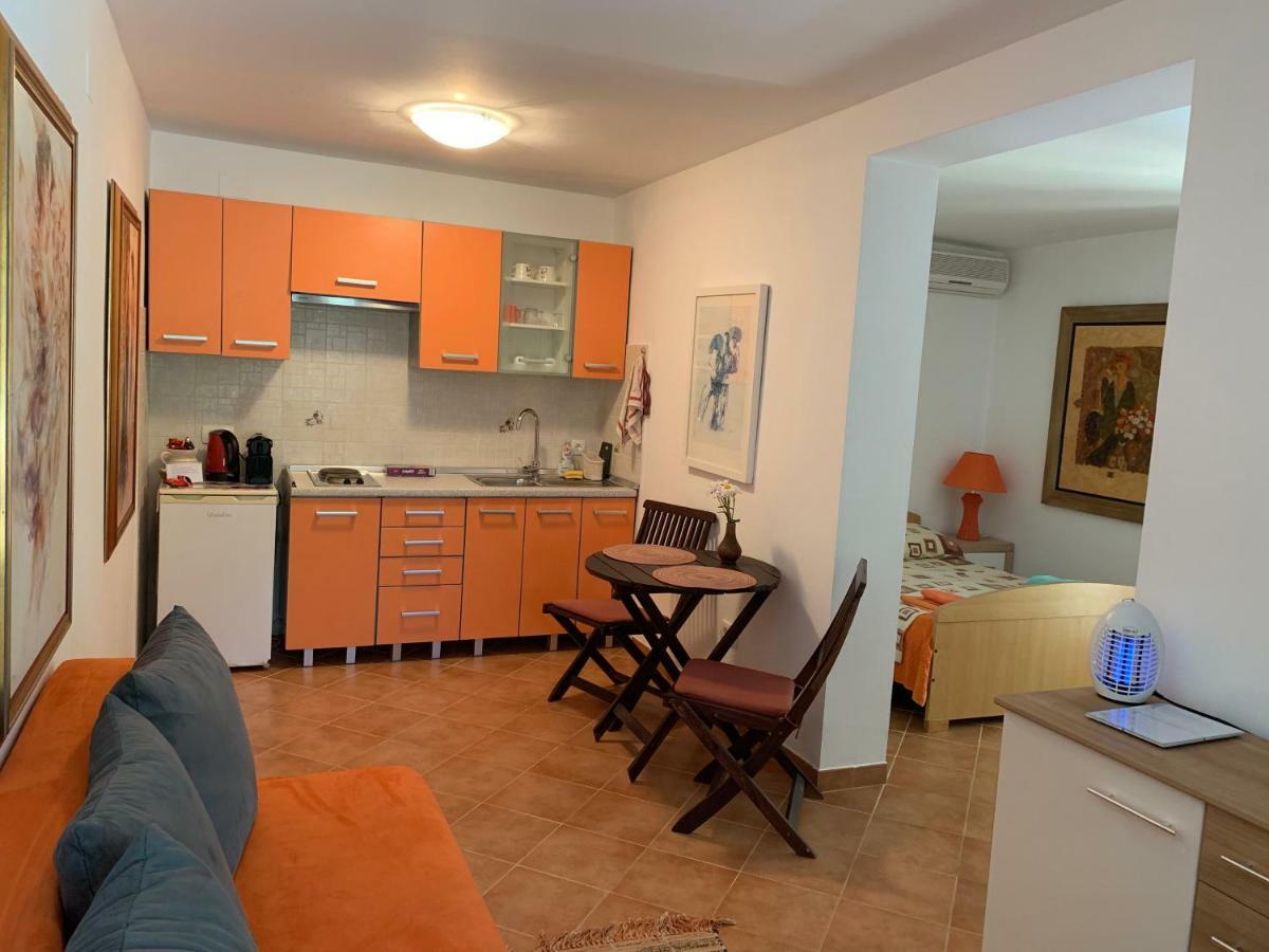 Ap.galerija Istok-zapad 2 - Very Cozy Apartament *